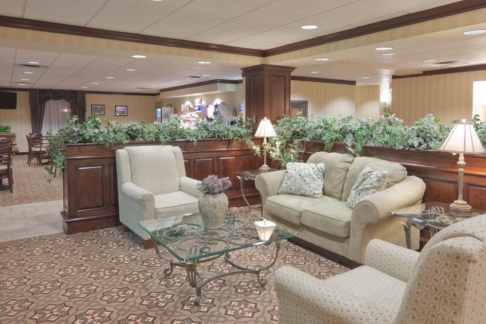Holiday Inn Express Greensburg By Ihg Exterior foto