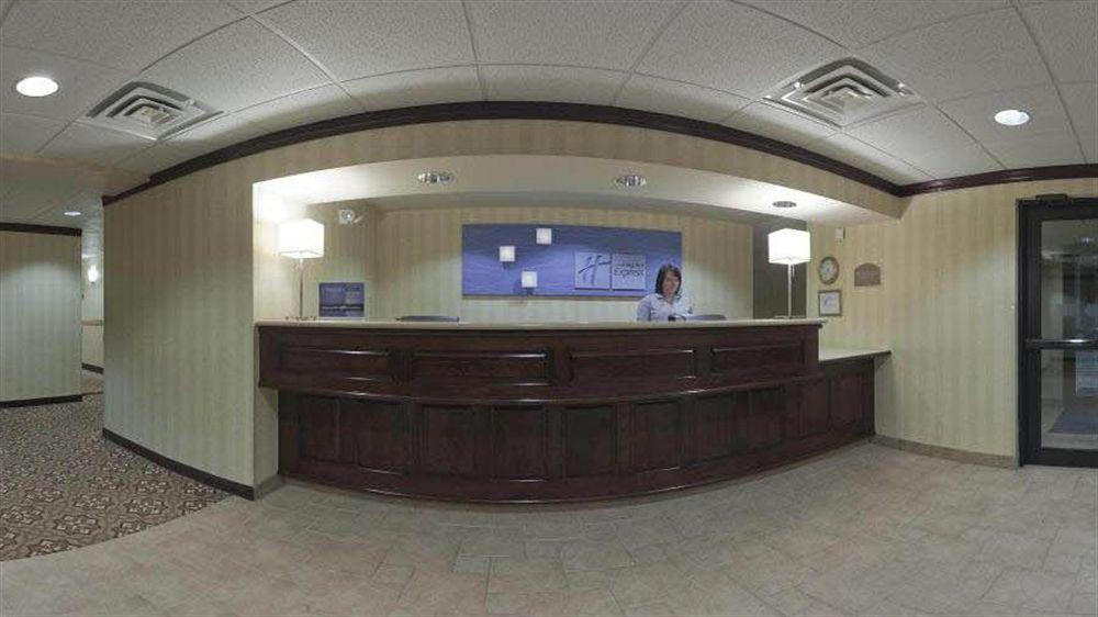 Holiday Inn Express Greensburg By Ihg Exterior foto