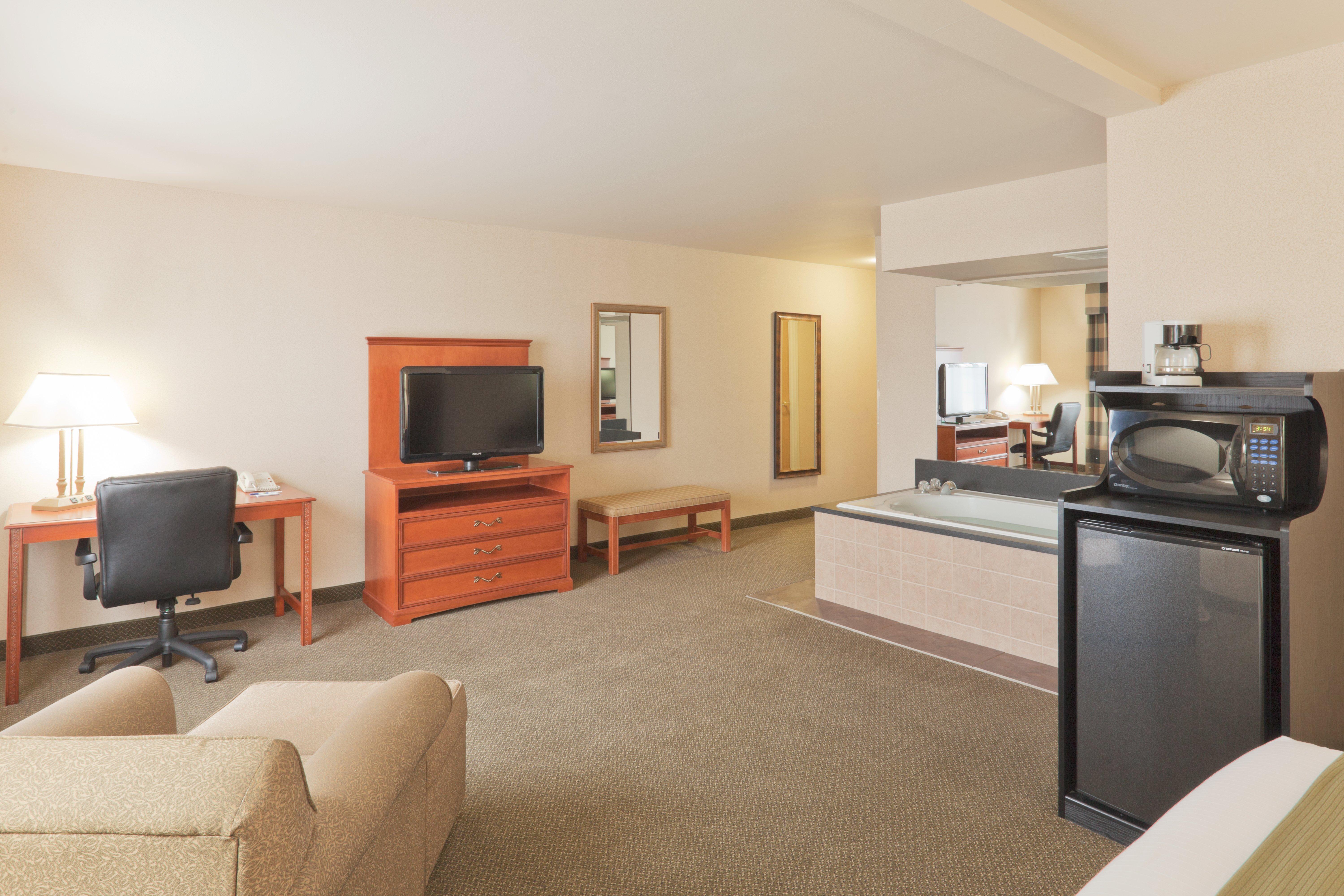 Holiday Inn Express Greensburg By Ihg Exterior foto