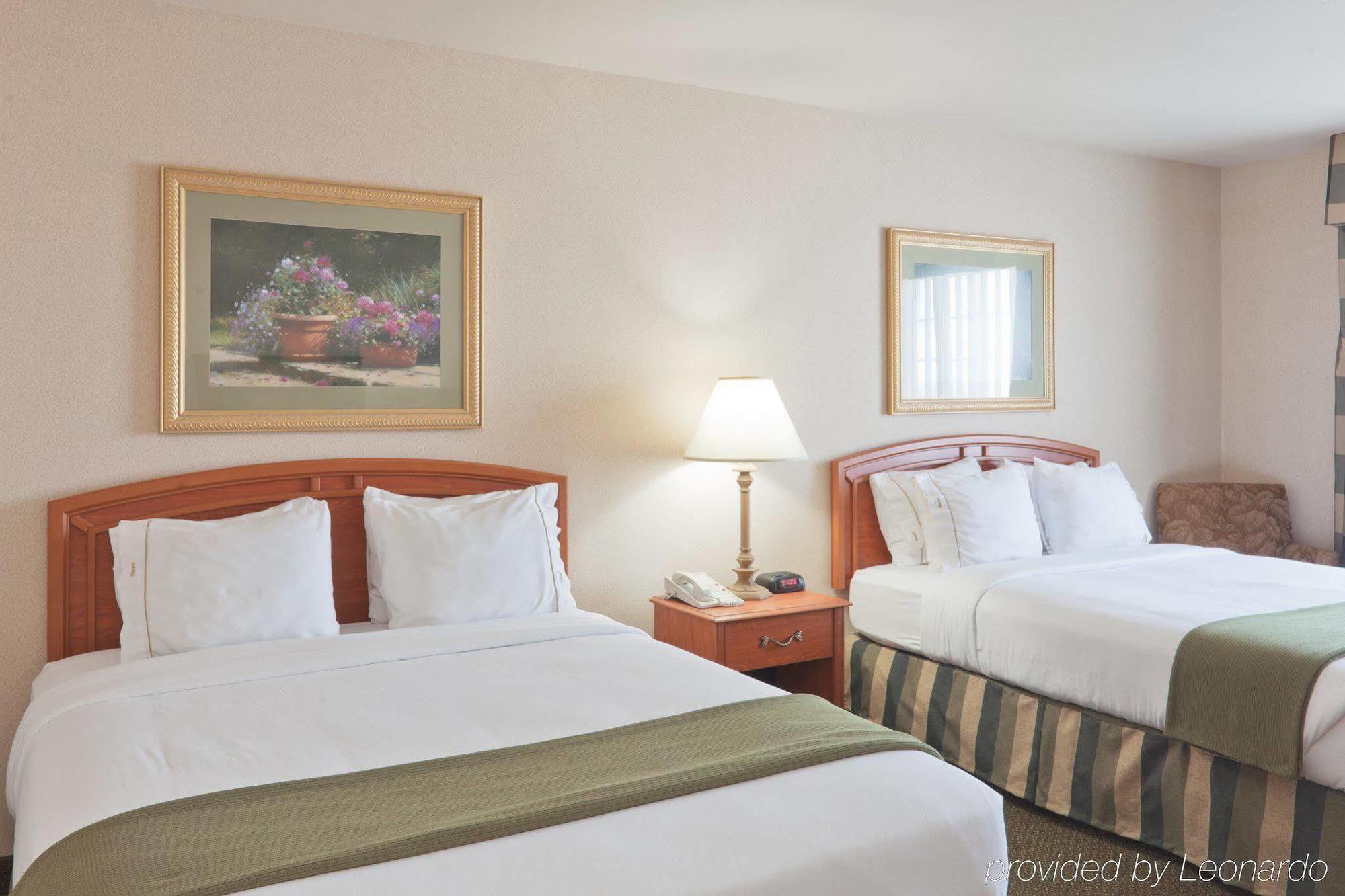 Holiday Inn Express Greensburg By Ihg Habitación foto